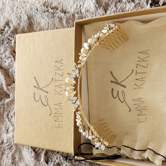 Emma Katzka Lia tiara, gold and blush - Picture 11 of 12